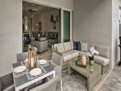 Naples Luxury Close to Vanderbilt Beach